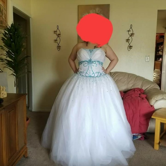 Prom/wedding dress - Picture 1 of 5